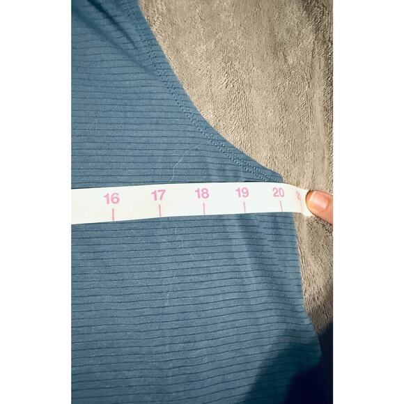 Peloton Size XL Women Athletic Tank Top Thin Striped Blue Sleeveless Smocked - Picture 7 of 7